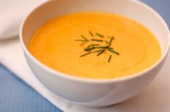 Диетический морковный суп пюре с йогуртом и тмином