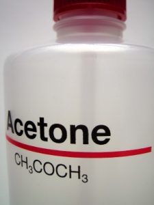 Почему от вас пахнет ацетоном?