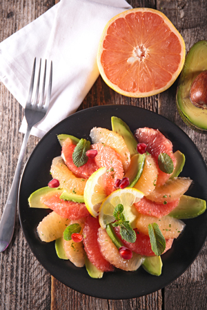 Новогодние рецепты: салат с авокадо и грейпфрутом