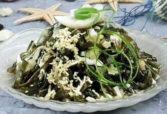 Диетический салат из морской капусты, три рецепта
