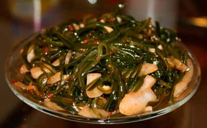 Диетический салат из морской капусты, три рецепта